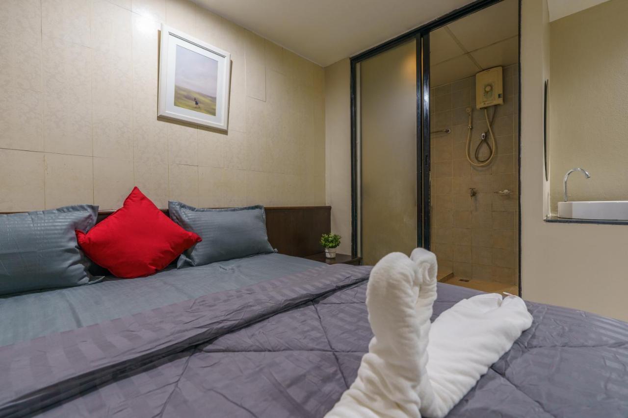Cheqinn Bed Sukhumvit 4 Nana Plaza Banguecoque Exterior foto