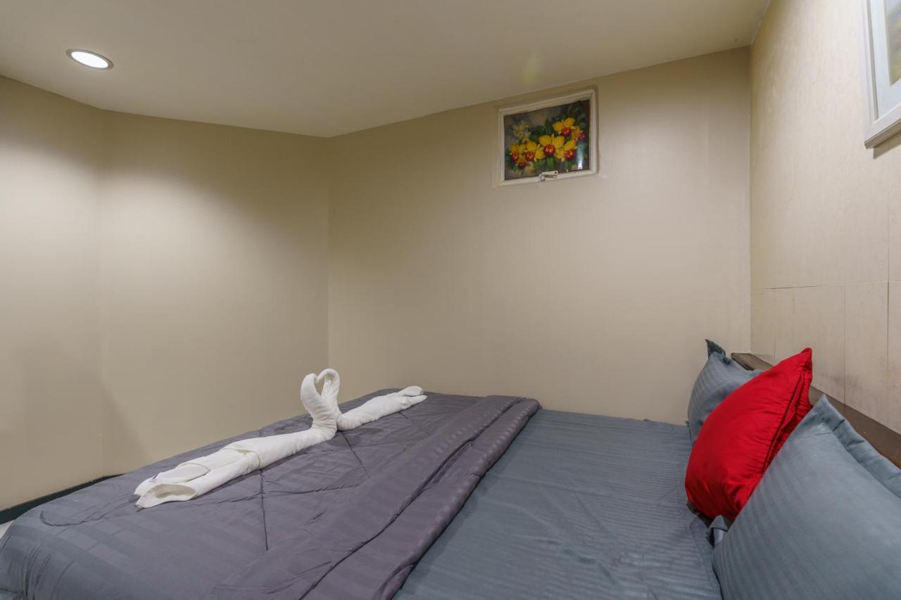 Cheqinn Bed Sukhumvit 4 Nana Plaza Banguecoque Exterior foto