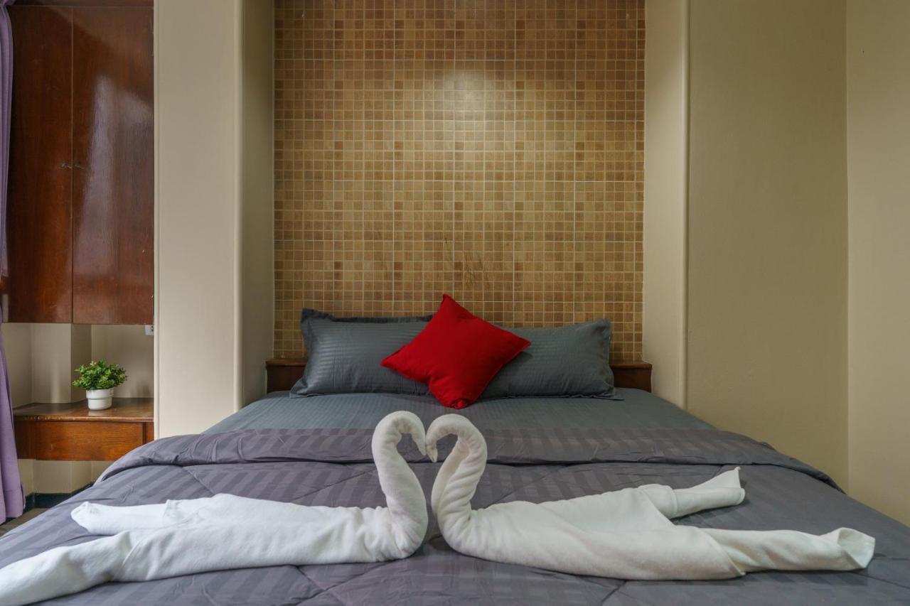 Cheqinn Bed Sukhumvit 4 Nana Plaza Banguecoque Exterior foto