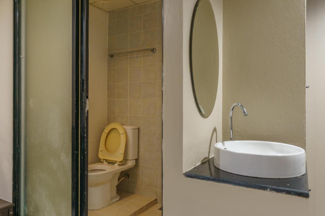 Cheqinn Bed Sukhumvit 4 Nana Plaza Banguecoque Exterior foto
