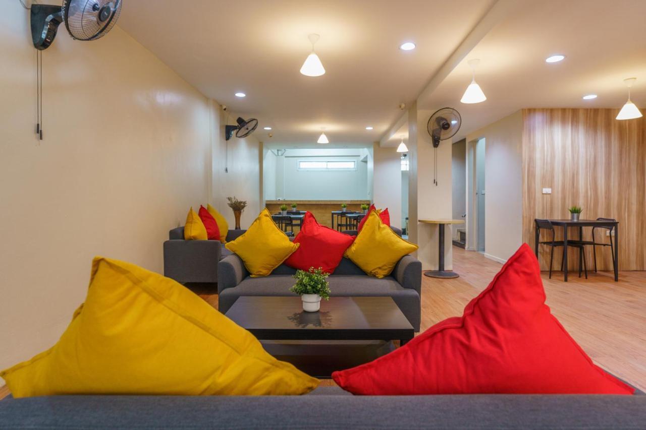 Cheqinn Bed Sukhumvit 4 Nana Plaza Banguecoque Exterior foto